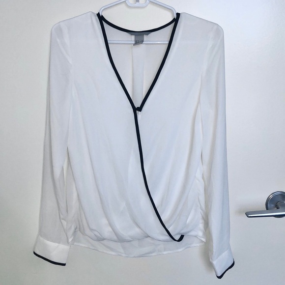 H&M v-neck layered long sleeve blouse - Picture 8 of 9